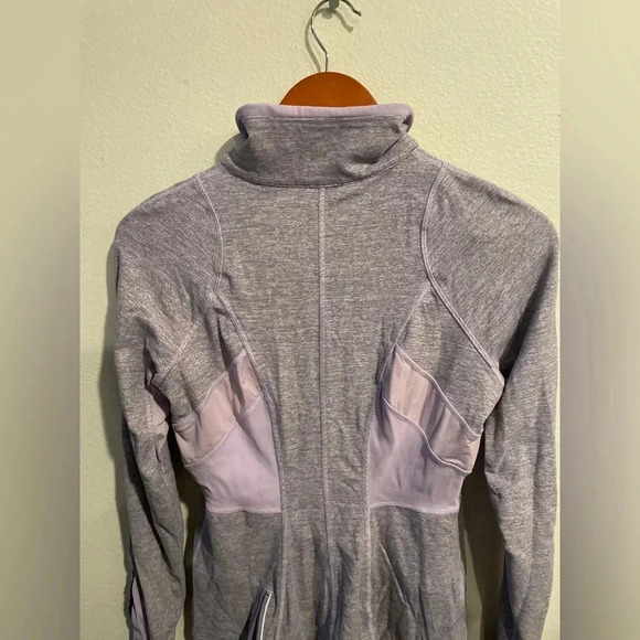 Lululemon run full tilt pullover in lavender size 8 - Picture 10 of 11